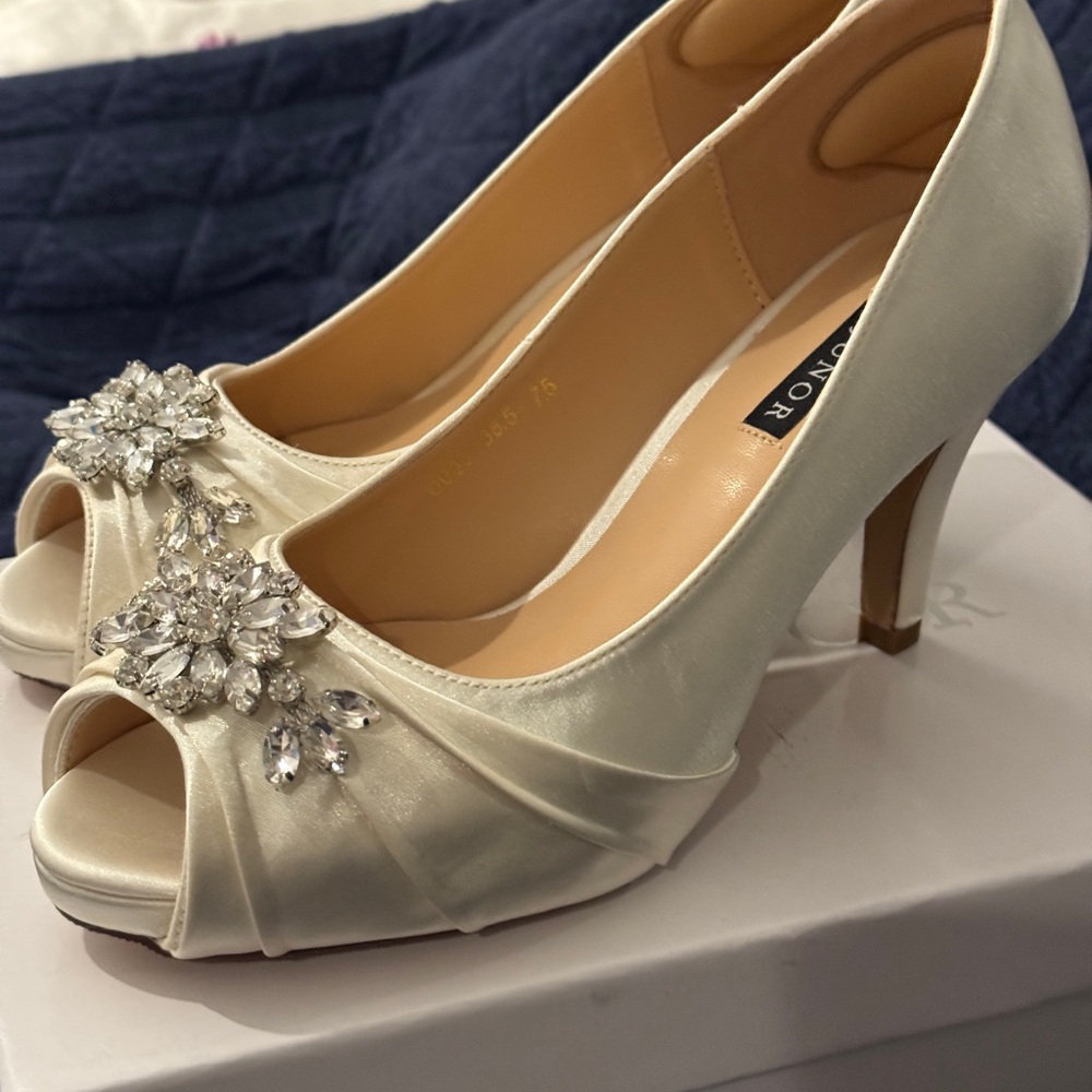 Elegant Cream Peep-Toe Heels with Crystal Embellishments - New in Box